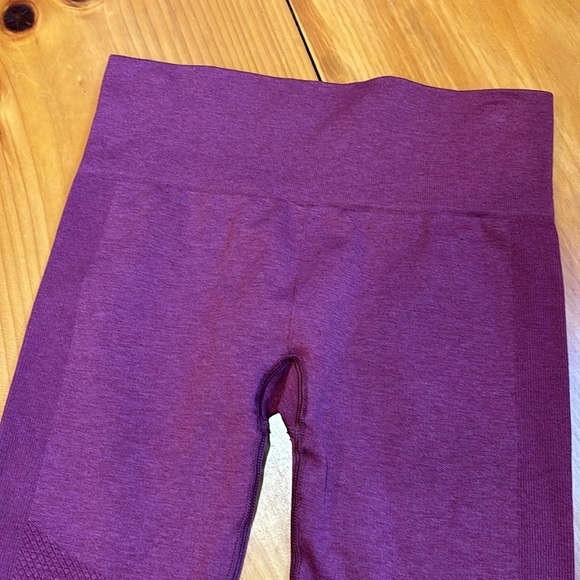 LULULEMON 6 Seamlessly Street Crop Heathered Dashing Purple Ombre - Picture 6 of 8